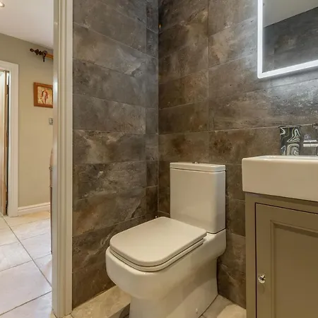 بيت للعطل Five Acres *